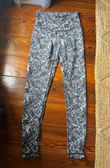 DYI black and white splatter paint leggings Photo 0