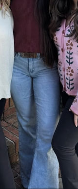 American Eagle  Flare Jeans Photo 0