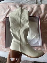 Cow Girl Boots White Size 6 Photo 0