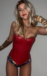 Wonder Women Costume Photo 0