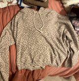 Outfitters Sweatshirt Photo 0