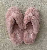 Chinese Laundry Fuzzy Slippers Photo 0