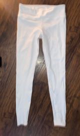 Alo Yoga white Leggings Photo 0