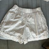 Linen Pull On Shorts Photo 0