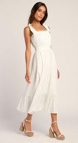 NWT Lulu’s Flirting in Florence White Striped Tie Photo 0