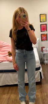 High-Waisted Slim Jean Photo 0