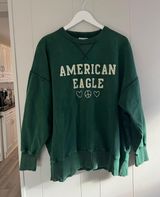 Outfitters Crew Sweater Photo 0