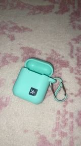 Thread Wallet AirPod Case Photo 0