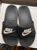 Nike Slide ons Photo 0