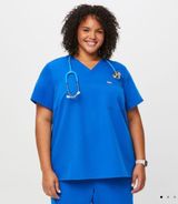 FIGS Scrub top Photo 0