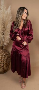 Elegant and modern  silk and sheen dress in burgundy size L. Photo 0