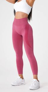 NVGTN Crimson Contour Seamless Leggings Photo 0