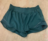 Lululemon Hotty Hot 2.5 inch Shorts Size 8 Photo 0
