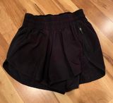 Lululemon Tracker Short Photo 0