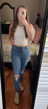 Distressed Skinny Jeans Photo 0