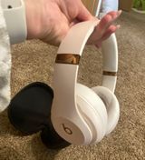 Beats Rose Gold Wireless Headphones Photo 0