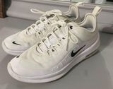 Nike Shoes Photo 0