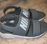 Nike Slides Photo 0