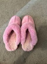 UGG Pink Slippers Photo 0