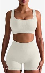 Amazon Cream Workout Set  Photo 0