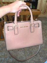 Michael Kors Crossbody Photo 0
