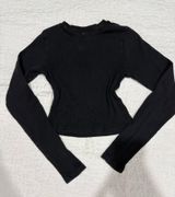 Aritzia long sleeve crop top Photo 0
