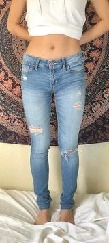 Hollister Light-wash Jeans Photo 0