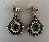 Vintage Avon Victorian Queensbury Post Dangle Earrings Gold, Faux Pearl, Emerald Photo 0