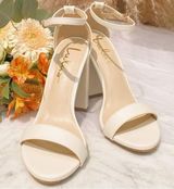 Lulus Taylor Off White Ankle Strap Heels size 8 wedding bridal bridesmaids shoes Photo 0
