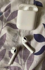 Apple AirPod (2nd Gen) Photo 0