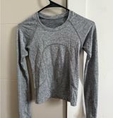 Lululemon Gray Long Sleeve swiftly tech Photo 0