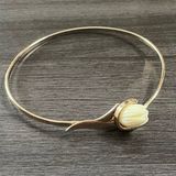 Vintage Avon Carved Tulip Bracelet Gold Photo 0