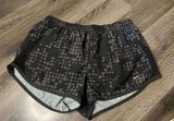 Nike Black & Grey Patterned Shorts Woman’s Size Medium Photo 0