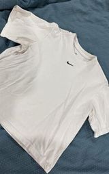 Center Swoosh T-Shirt Photo 0