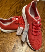 Crocs Sneakers Photo 0