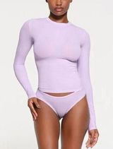 fits everybody long sleeve t shirt - lily Photo 0