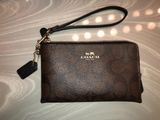 Coach Wristlet Purse Photo 0
