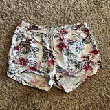 Cali 1850 🌺  floral patterned shorts Photo 0
