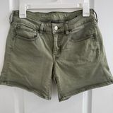 American Eagle Women's Green Midi Size 6 Shorts Photo 0