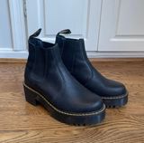 Dr. Martens Chelsea Boots Photo 0