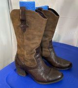 BORN Brown Tan Leather CowGirl Style Low Cut Boots Size 6.5 Photo 0