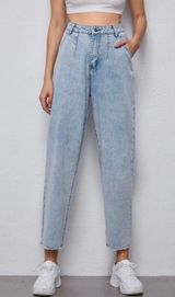 Romwe Light Wash Mom Jeans Photo 0