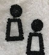 Black Textured Dangle Earrings Photo 0