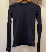 Lululemon Black Long Sleeve Top With Thumbholes Photo 0