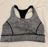 Black And White Sports Bra Photo 0