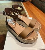 Woven Platform Sandals Photo 0