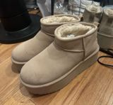 UGG Boots Ultra Mini Platform Sand women’s 9 Photo 0
