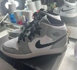 Air Jordan 1 Smoke Gray Mid Photo 0