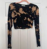 black tie dye sleeve crop top Photo 0