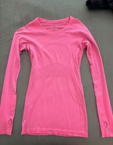 Swiftly Tech Long Sleeve 2.0 Photo 0